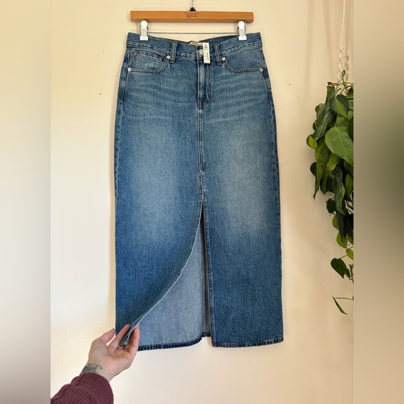 Madewell medium wash denim skirt - Picture 3 of 6